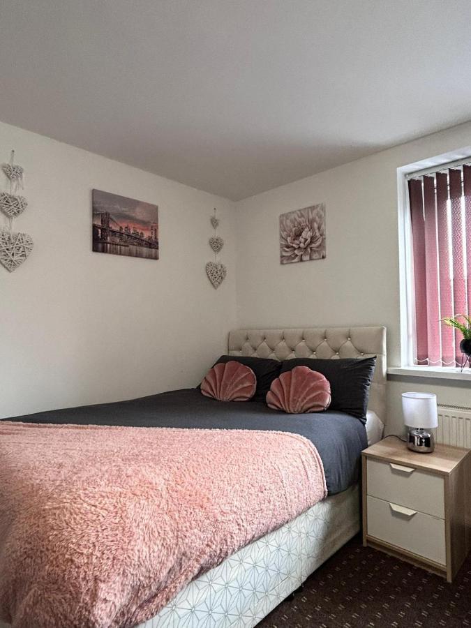 Bv Cozy Deighton Studio With Free Parking - Budget-Friendly Stay Huddersfield Exterior photo